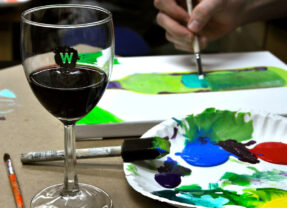 5 Reasons to Unwind with a Wine and Canvas Course This Fall